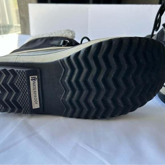 Sorel Women’s Winter Carnival Waterproof Boots. Size 10 - Picture 5 of 7